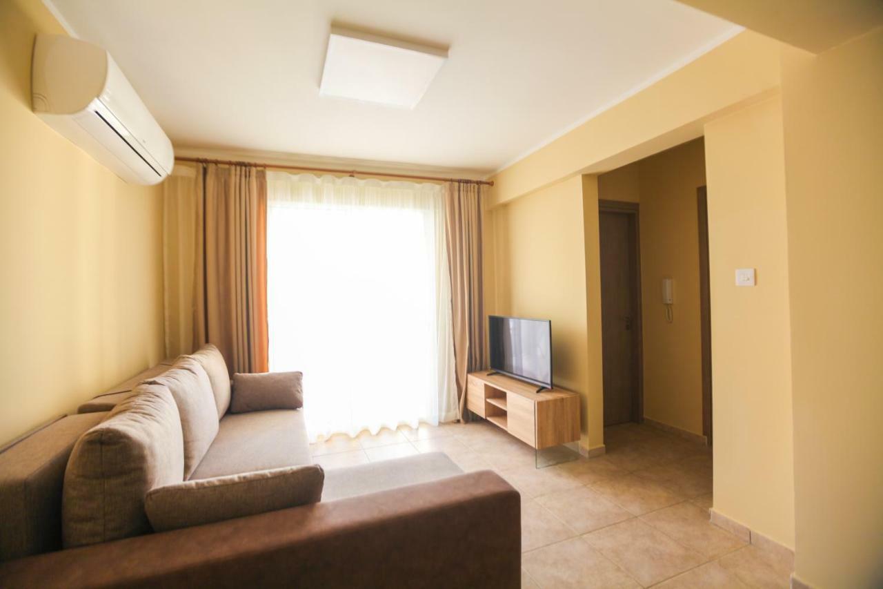 Carisa Livadia Gardens Apartment Ngoại thất bức ảnh