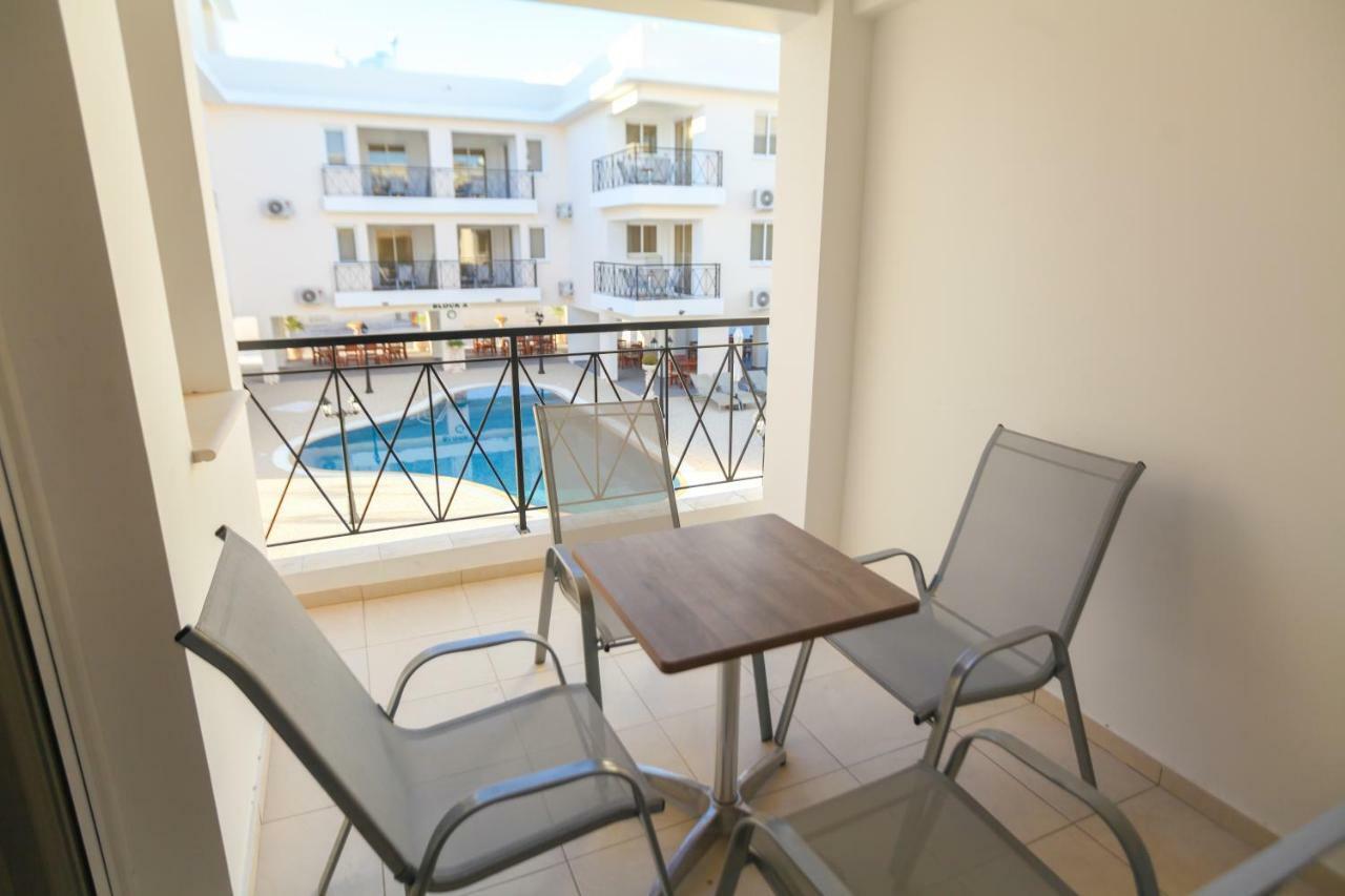 Carisa Livadia Gardens Apartment Ngoại thất bức ảnh