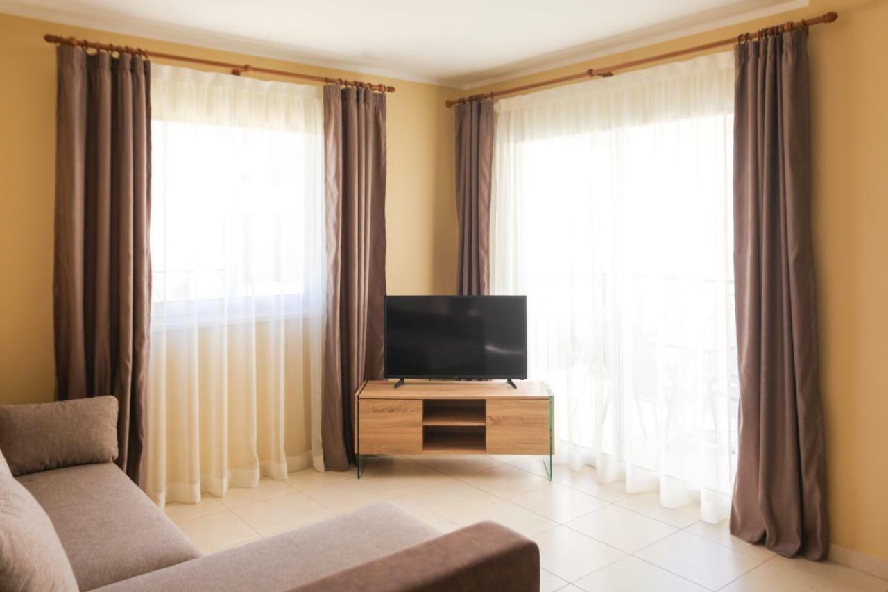 Carisa Livadia Gardens Apartment Ngoại thất bức ảnh
