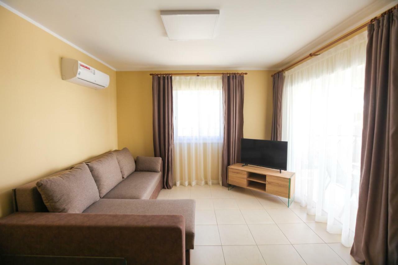 Carisa Livadia Gardens Apartment Ngoại thất bức ảnh
